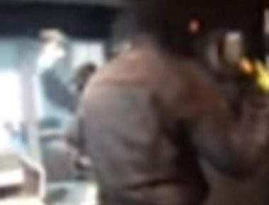 Επίθεση του Ρουβικώνα στο κεντρικό κατάστημα των Mikel (βίντεο)